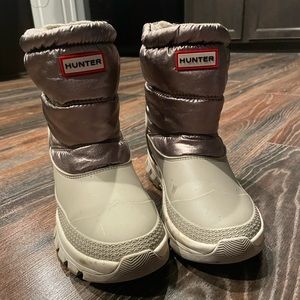 Like new hunter snowboots
